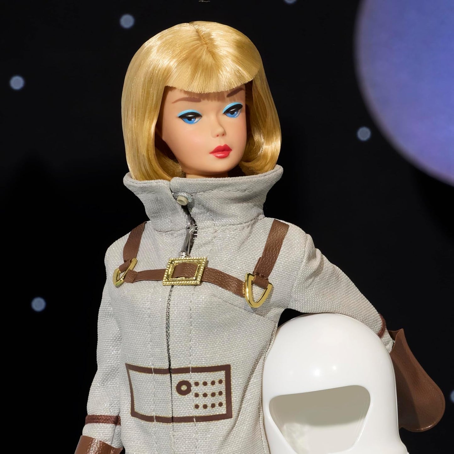 Sběratelská panenka Mattel Barbie Miss Astronaut se stříbrným oblekem, vesmírnými botami a helmou, Vintage reprodukce originálu z roku 1965, panenky JBJ48 Naty Shop
