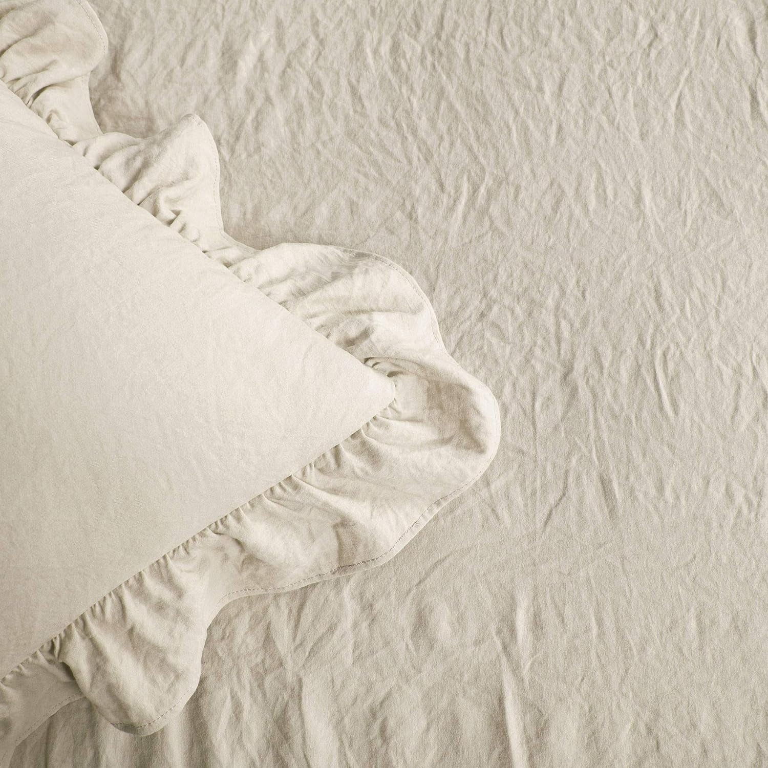 Luxusní sukně s volánkovým povlečením, 3dílná sada luxusního statku Elegantní okouzlující volánkový detail Nadčasový styl a klasický design Měkké a lehké postele a přikrývky s luxusním dekorem velikosti King