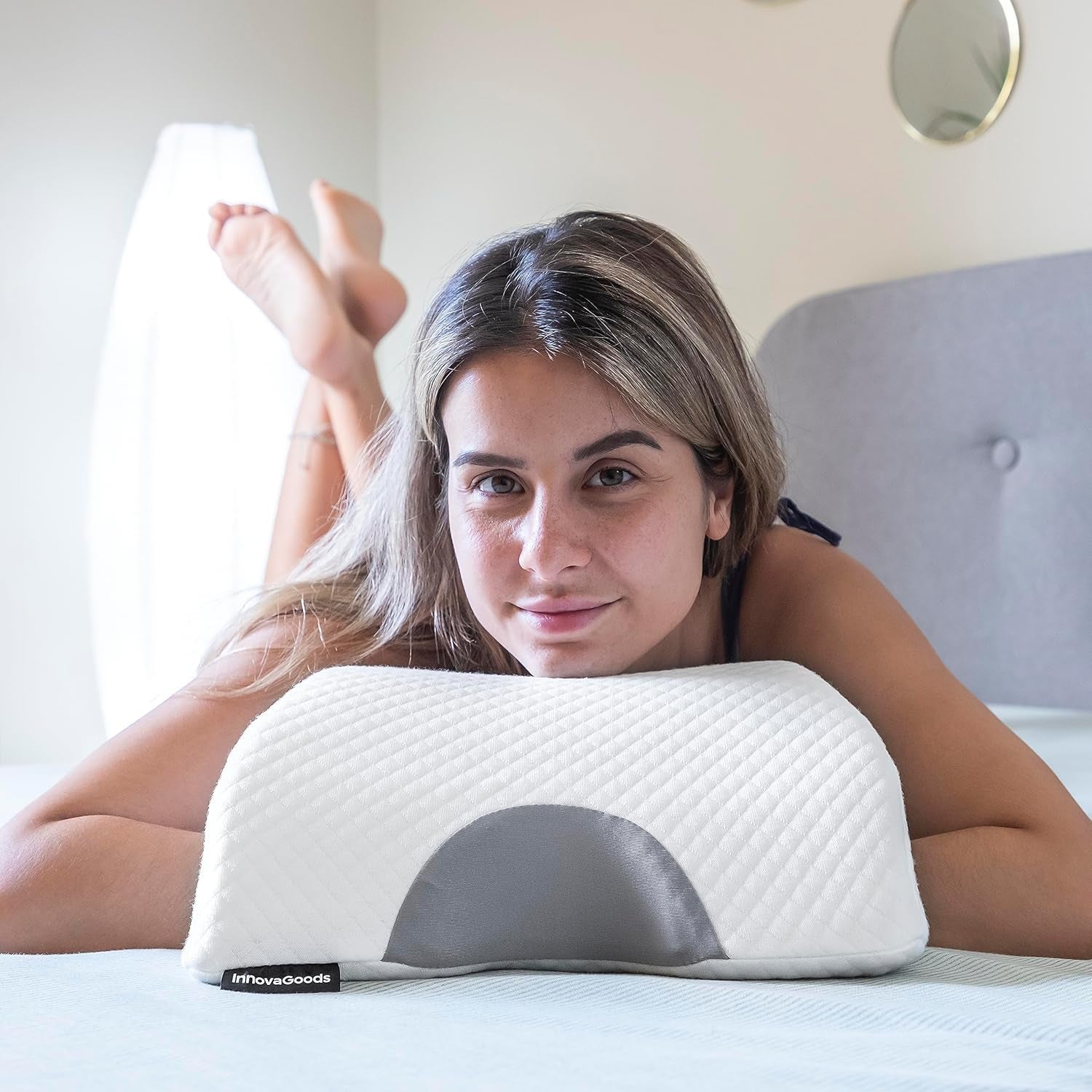 InnovaGoods – Viscoelastický krční polštář pro páry, Ergonomický design pro relaxaci páru, Paměťová pěna pro uvolnění tlaku, Snímatelný potah, Bílá, 36 x 12,5 x 30,5 cm, Paměťová pěna