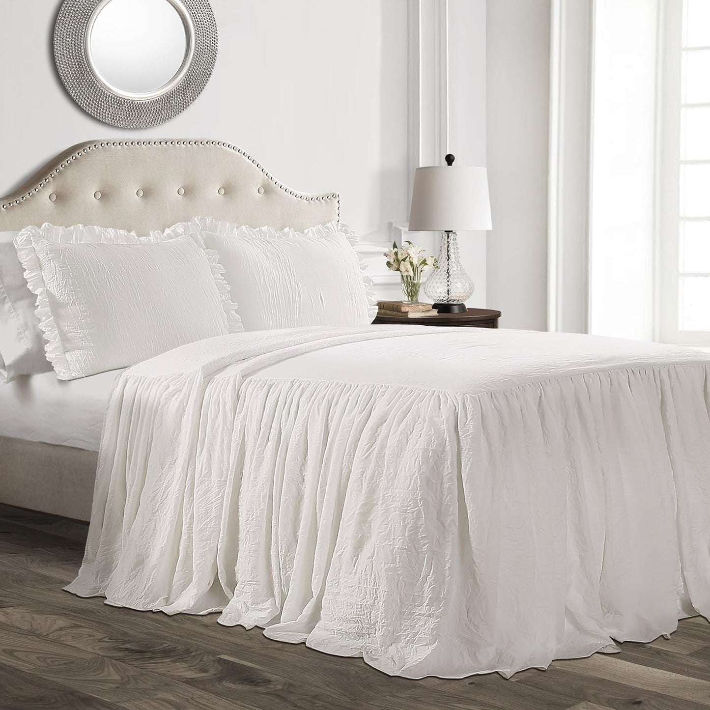 Lush Decor Povlak na přikrývku s volánovou sukní, polyester, bílá, manželská postel Lush Decor Postele a přikrývky bílá King Size