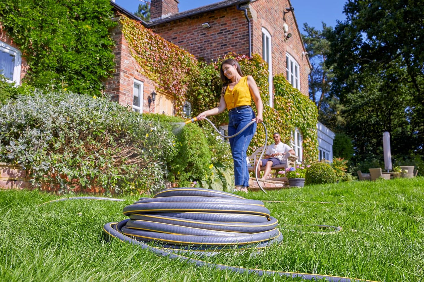 Hadice HOZELOCK - Ultramax 12,5 mm x 30 m, až 70 % recyklovaného PVC, robustní, odolná proti povětrnostním vlivům, odolná proti kroucení, ohybu a rozdrcení, šedá