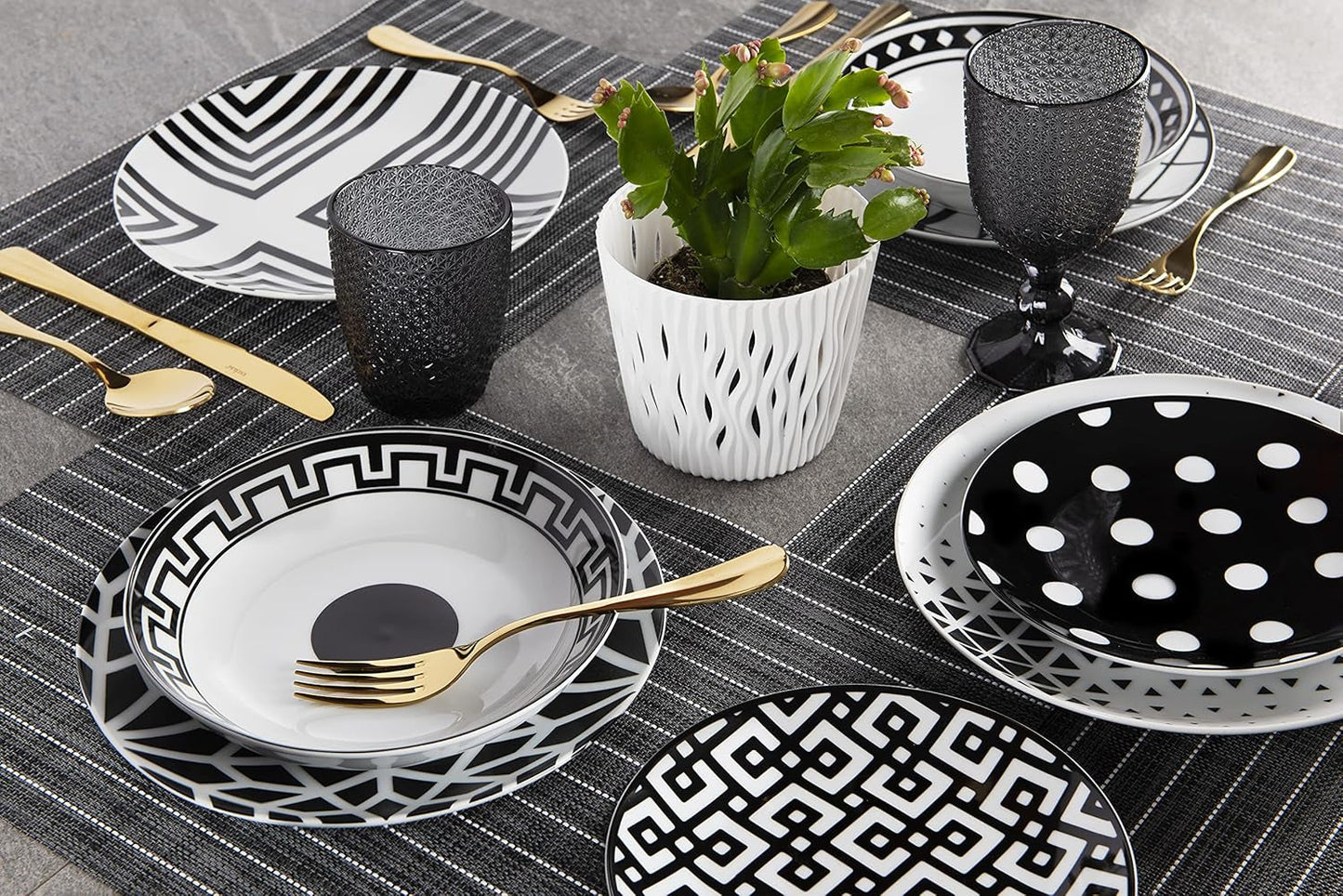 Sada nádobí Excelsa Emily, porcelán, bílá/černá, 18 kusů