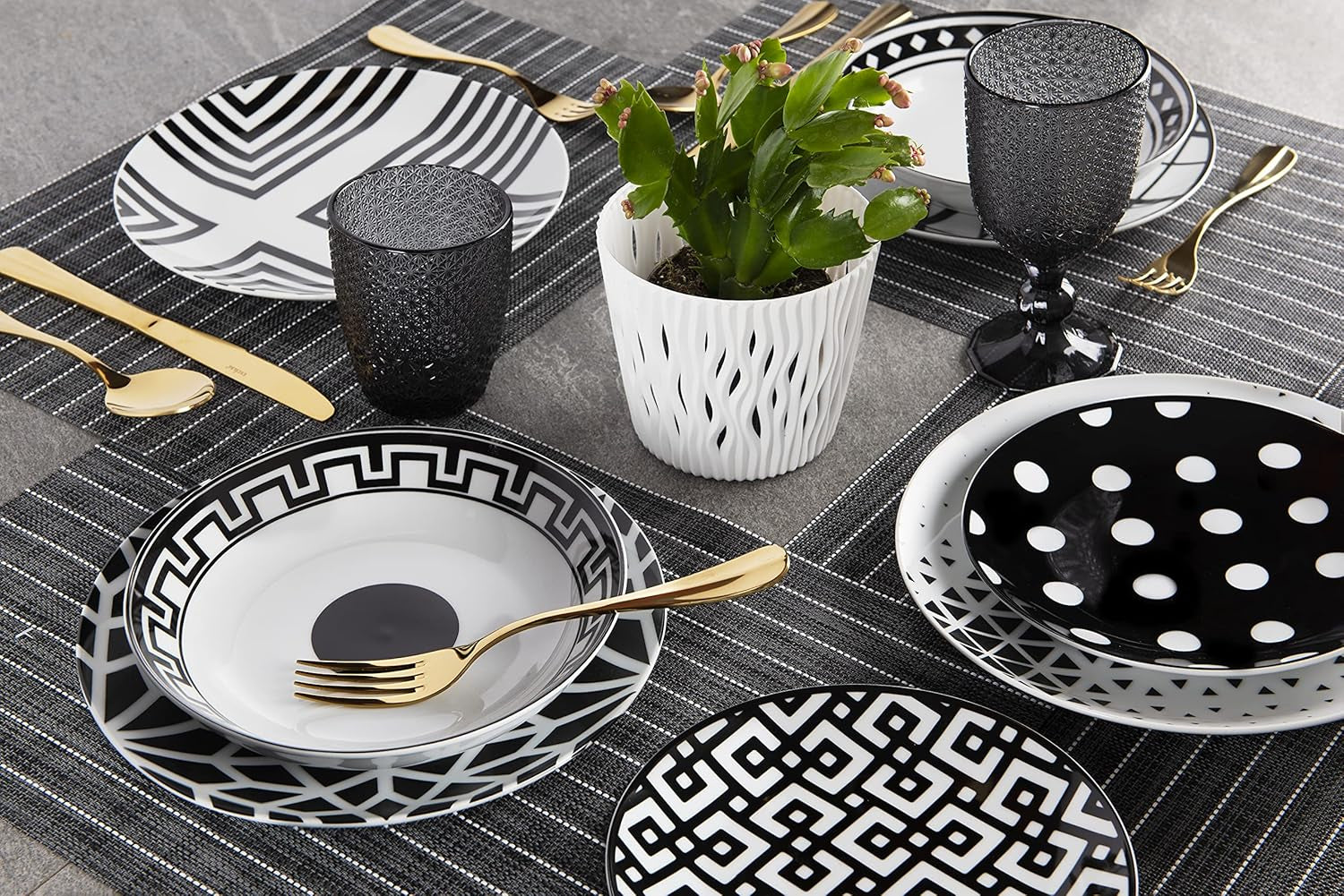 Sada nádobí Excelsa Emily, porcelán, bílá/černá, 18 kusů