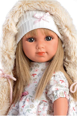Llorens 1053541 Elena Blond vlasy Modré oči Módní panenka s měkkým tělem včetně módního outfitu s kabátem s kapucí 35 cm