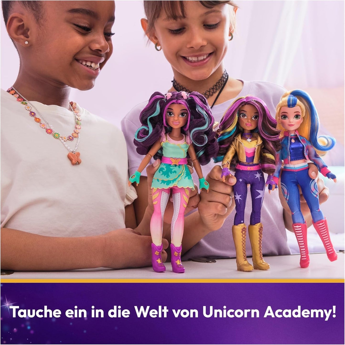 Unicorn Academy Ankleidepuppe Ava - originální loutka pro věrné Netflix-Serie, 24 cm groß and mit 7 Doplňky pro fantasievolles Rolenspiel, pro Kinder ab 4 Jahren