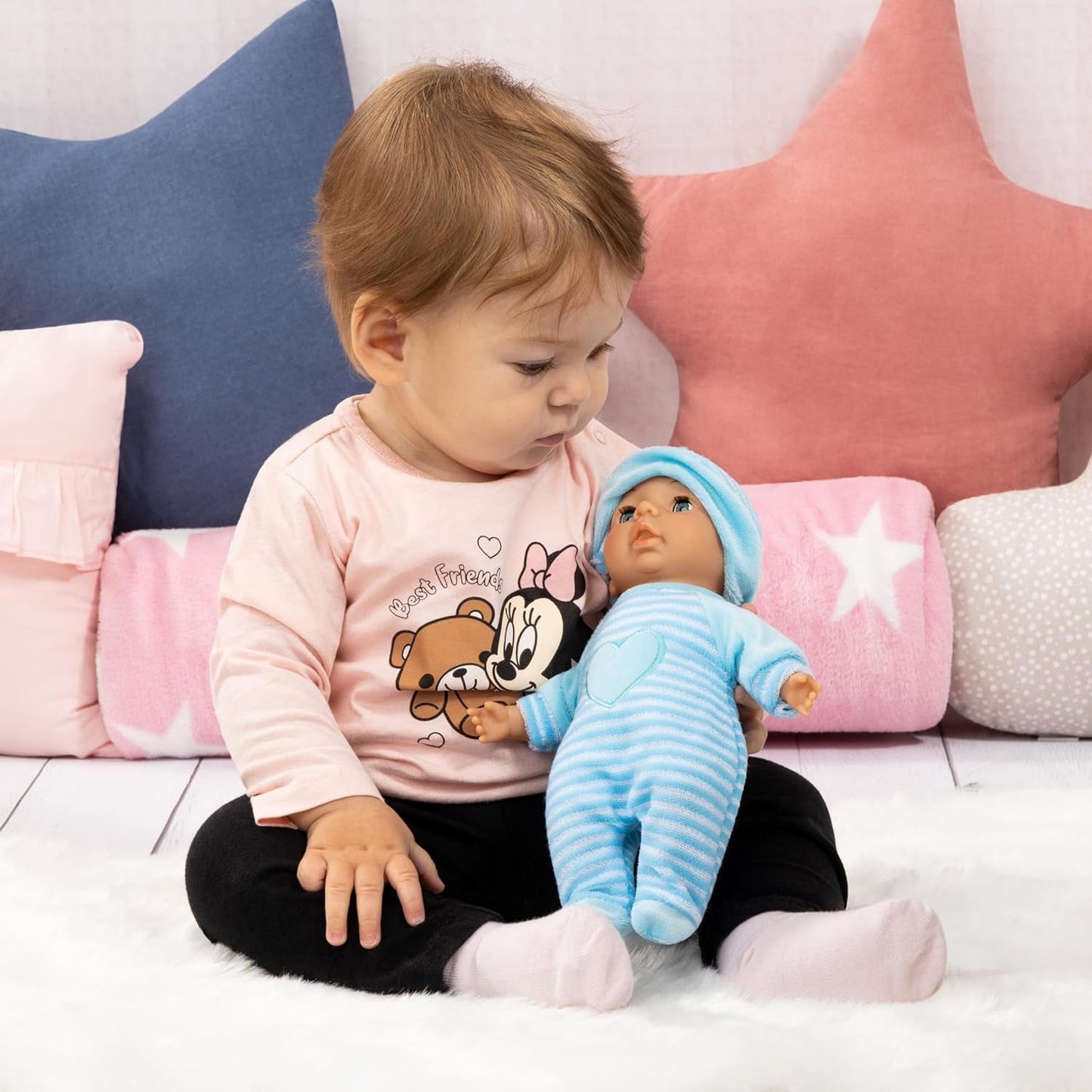 Bayer Design 92802AU Moje první miminko 28 cm, panenka, panenka s měkkým tělem a spícíma očima, velmi šikovná, roztomilý outfit, modrá se srdcem