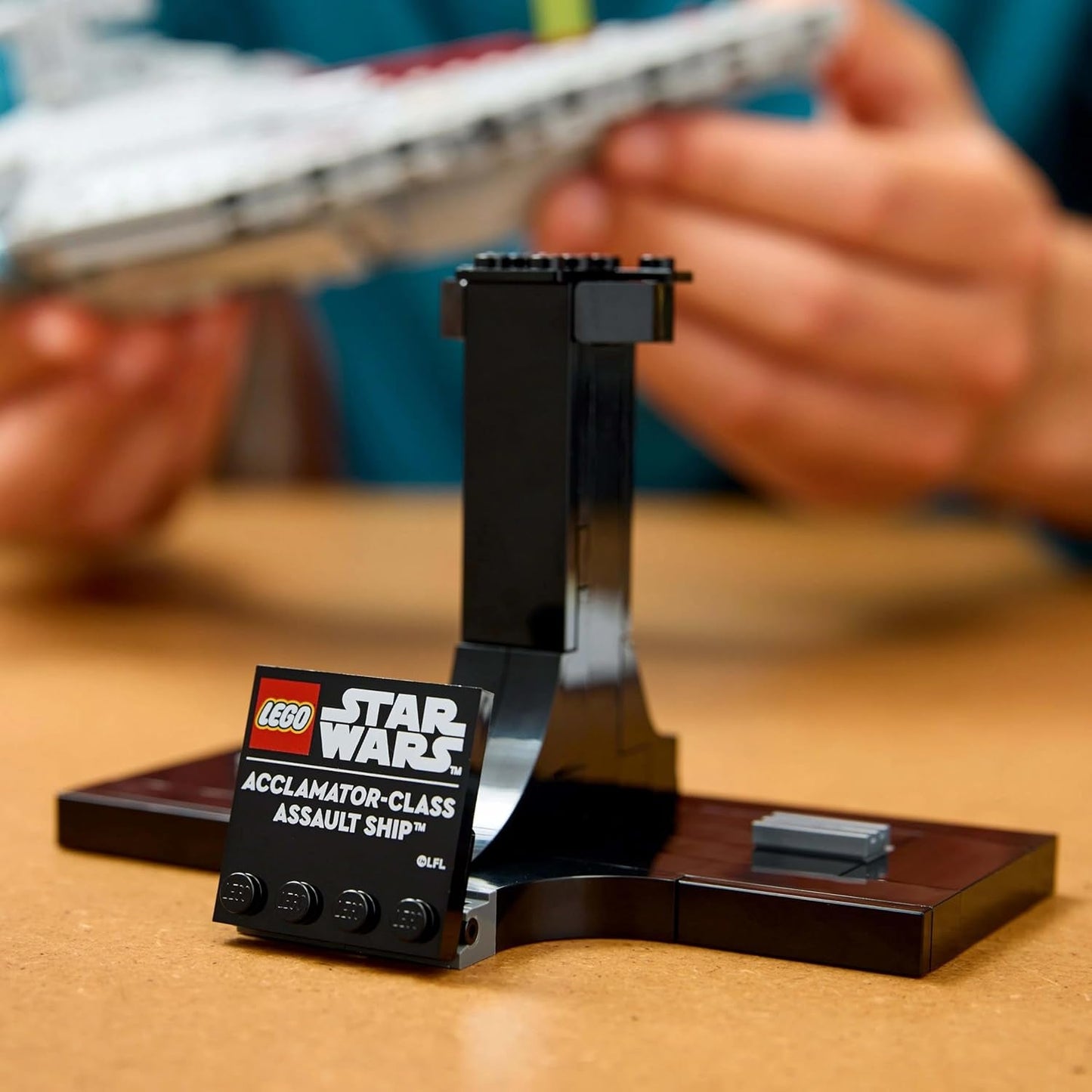 LEGO Star Wars 75404 Útočná loď třídy Acclamator z Attack of the Clones - Hvězdná loď ke sbírání, stavění a vystavení - Stavebnice Fantasy - Dárek pro dospělé a dospívající fanoušky Stavebnice Besuche den LEGO-Store