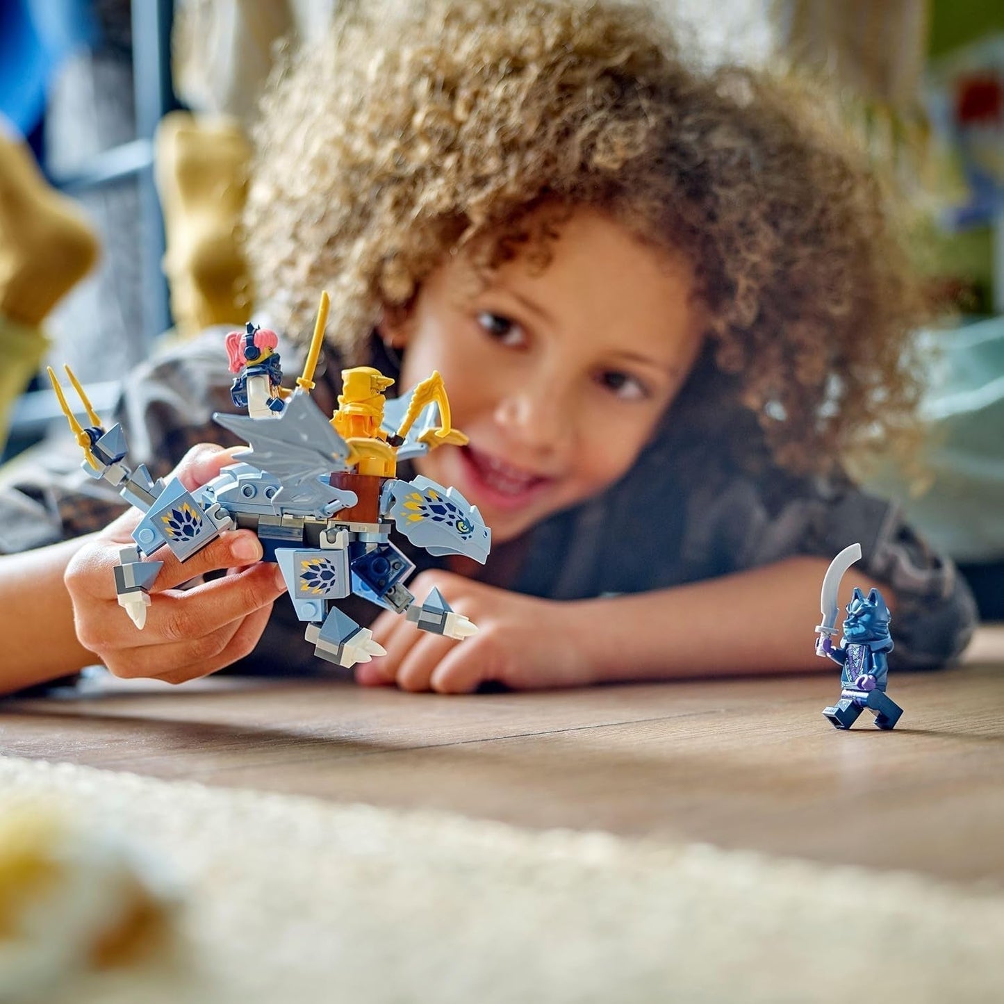 LEGO NINJAGO Riyu Dětský drak Dragon se 3 minifigurkami Sestavitelná hračka Ninja pro 6leté chlapce a dívky Akční dárek pro děti 71810 Stavebnice Besuche den LEGO-Store