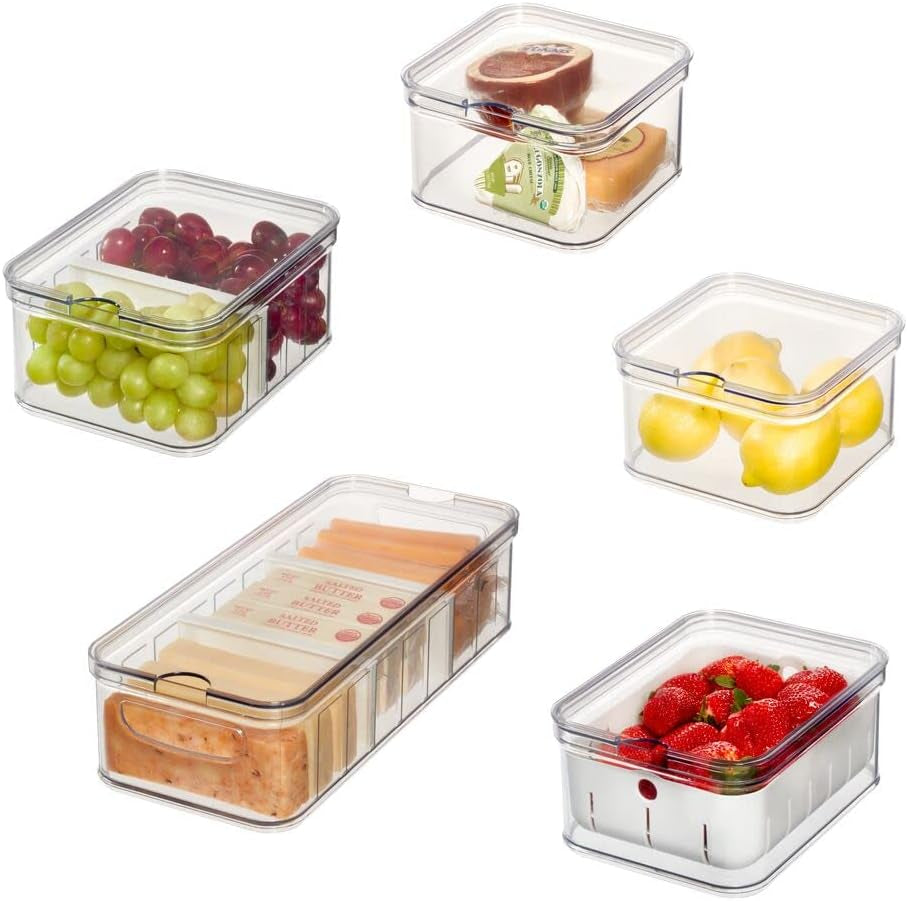 Úložné boxy iDesign, organizér do chladničky s víkem v sadě 5 ks, boxy na uskladnění potravin z recyklovaného plastu pro organizaci spotřebního materiálu, průhledné a bílé boxy na skladování potravin Naty Shop Transparentní, bílá sada 5 ks