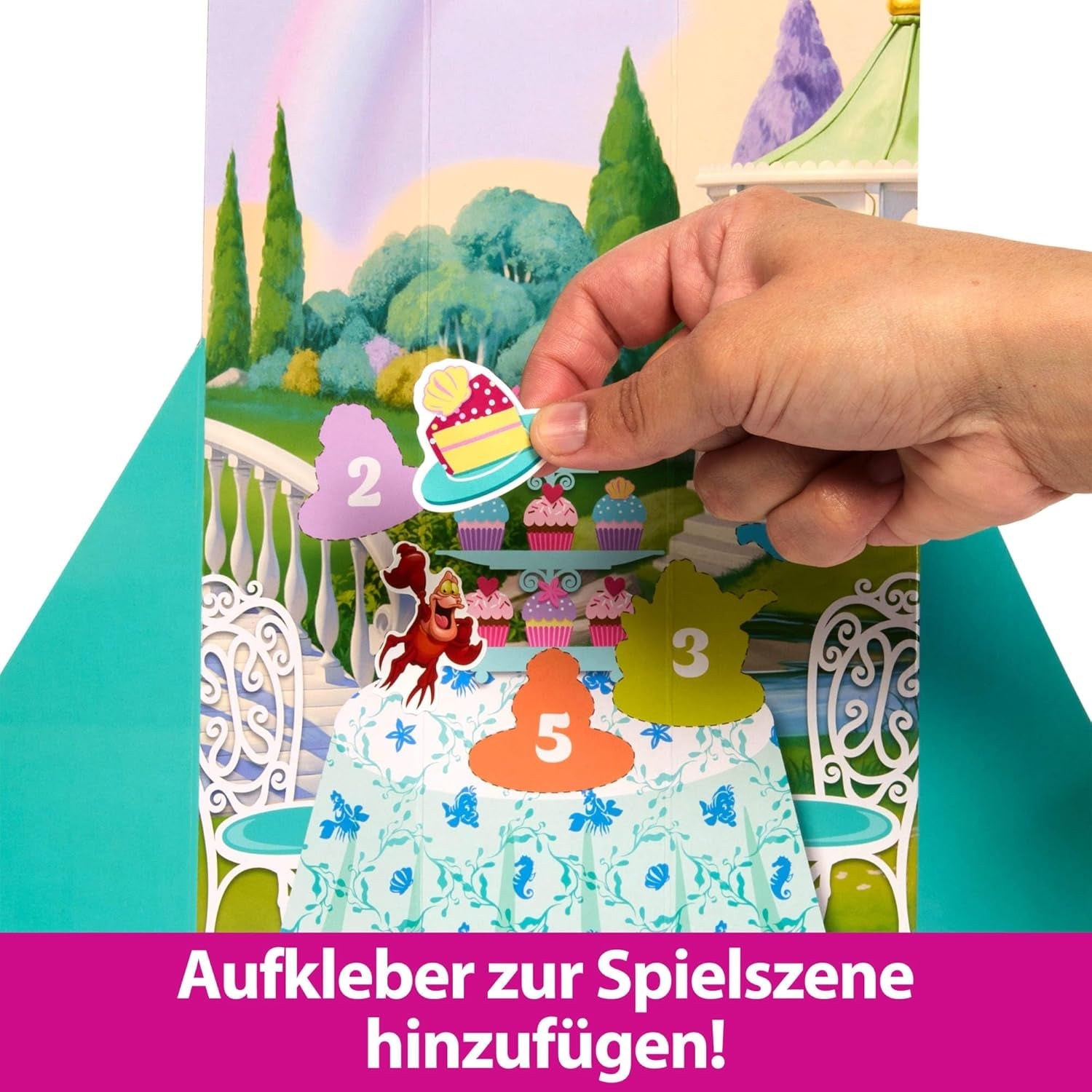 Mattel Disney Princezna Ariel Spin & Reveal Sada módních panenek s 11 překvapeními, včetně 5 doplňků, 5 samolepek a herní scény inspirované filmem HTV88