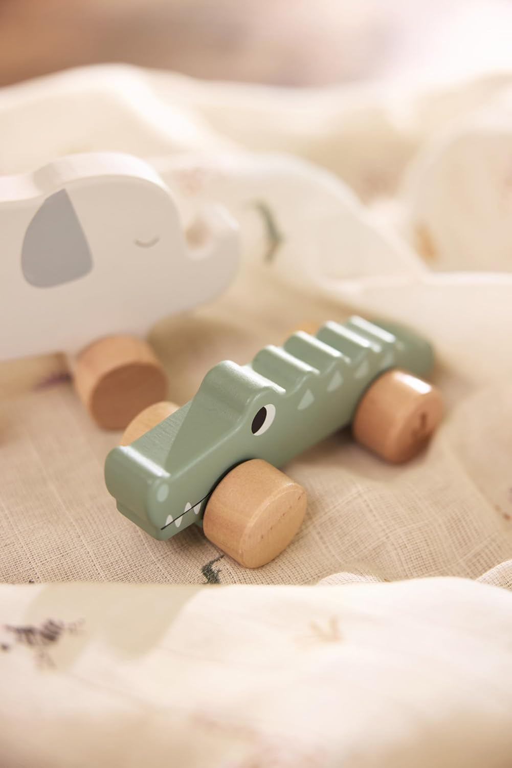 Jollein 112-001-67090 Dřevěná hračka na kolečkách, zelená Baby Toys Naty Shop