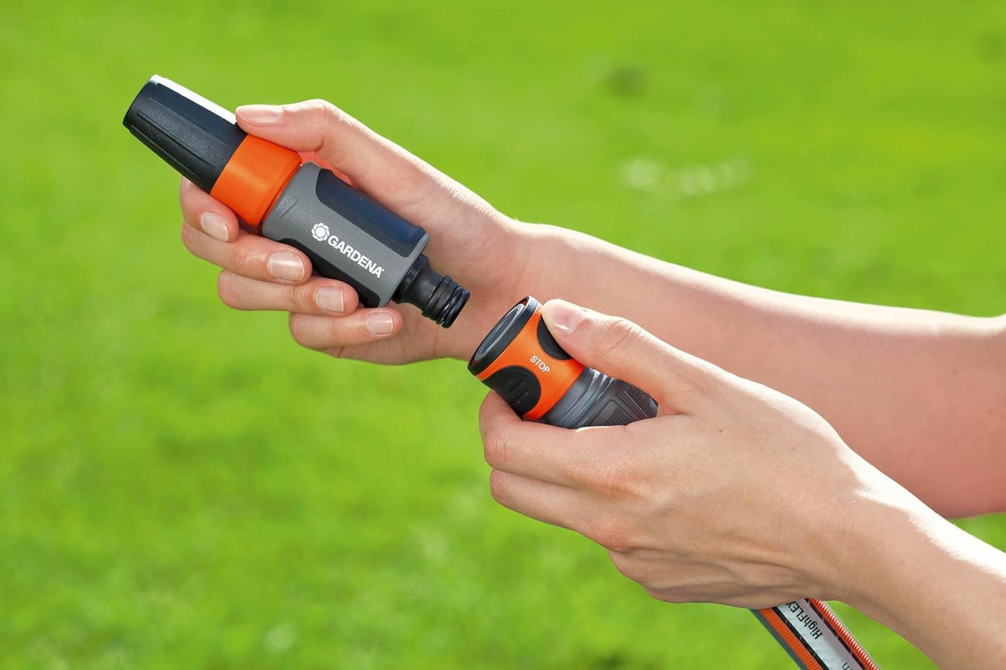 Sada postřikovačů Gardena pro hadice 13 mm (1/2 palce) a 15 mm (5/8 palce): Sada čisticích sprejů s Aquastop pro rychlou výměnu připojení (18288-20)
