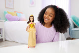 Mattel Disney Princess Toy Kloubová panenka Belle Fashion se třpytivým oblečením a doplňky Dárek pro děti inspirovaný filmem Disney HLW11