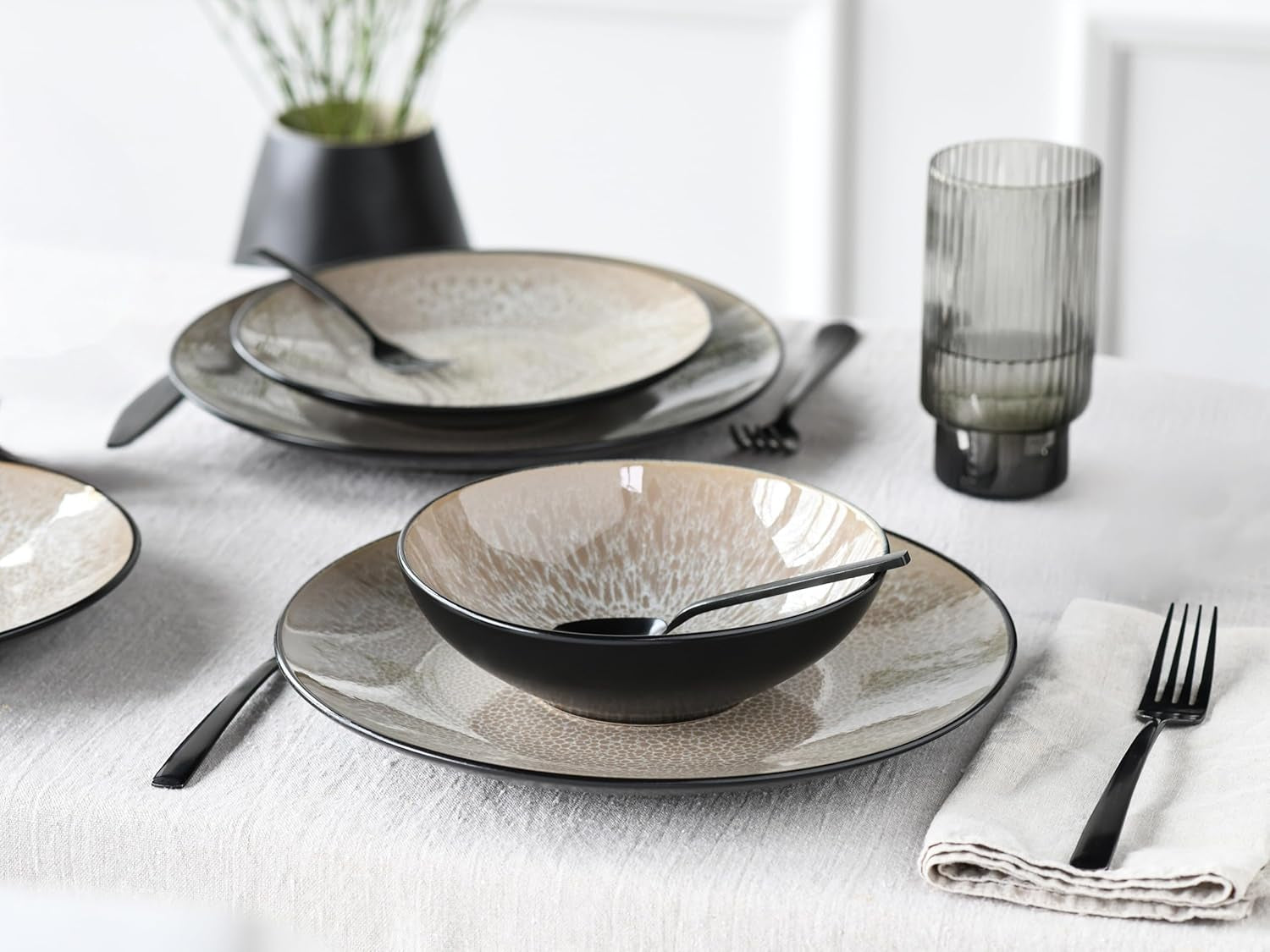 CreaTable, 24464, Malmö Beige Series, 18dílná sada nádobí pro 6, sada kameninových talířů, vhodné do myčky a mikrovlnné trouby, kvalitní výroba