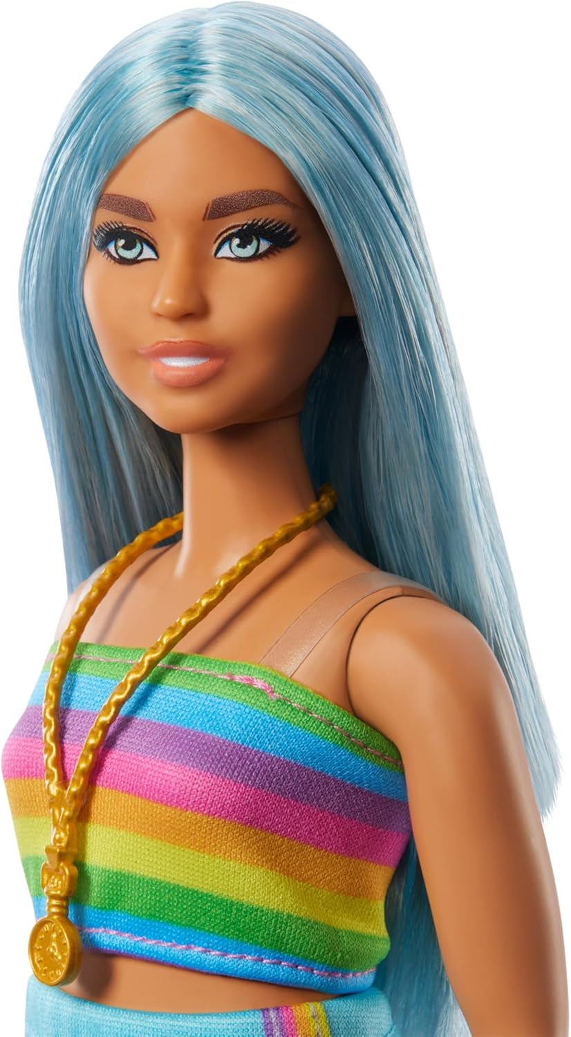 Panenka Barbie Fashionistas č. 218 s dlouhými modrými vlasy, duhovým topem a tyrkysovou sukní, sběratelská módní panenka k 65. narozeninám, HRH16 Naty Shop Dolls