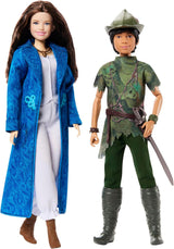 DISNEY Peter Pan a Wendy - polohovatelné figurky s typickými kostýmy a odnímatelnými doplňky, kalhoty z měkkého materiálu, pro zopakování oblíbených scén nebo kreativní hru, pro děti od 3 let, HNY36