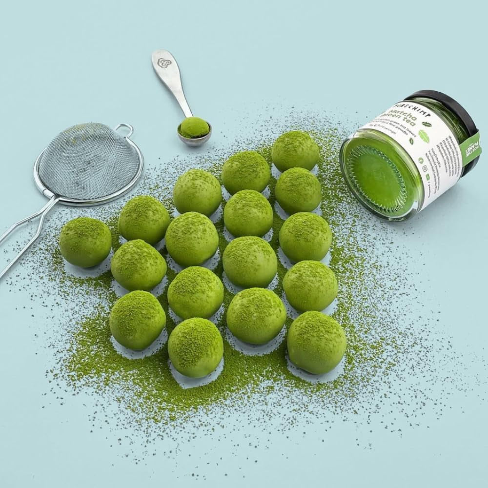 Purechimp Ceremonial Grade Matcha Powder 50g. 100% čistý čajový prášek pěstovaný ve stínu pro latté, nálevy a receptury. Recyklovatelná nádoba. Bohaté na antioxidanty.