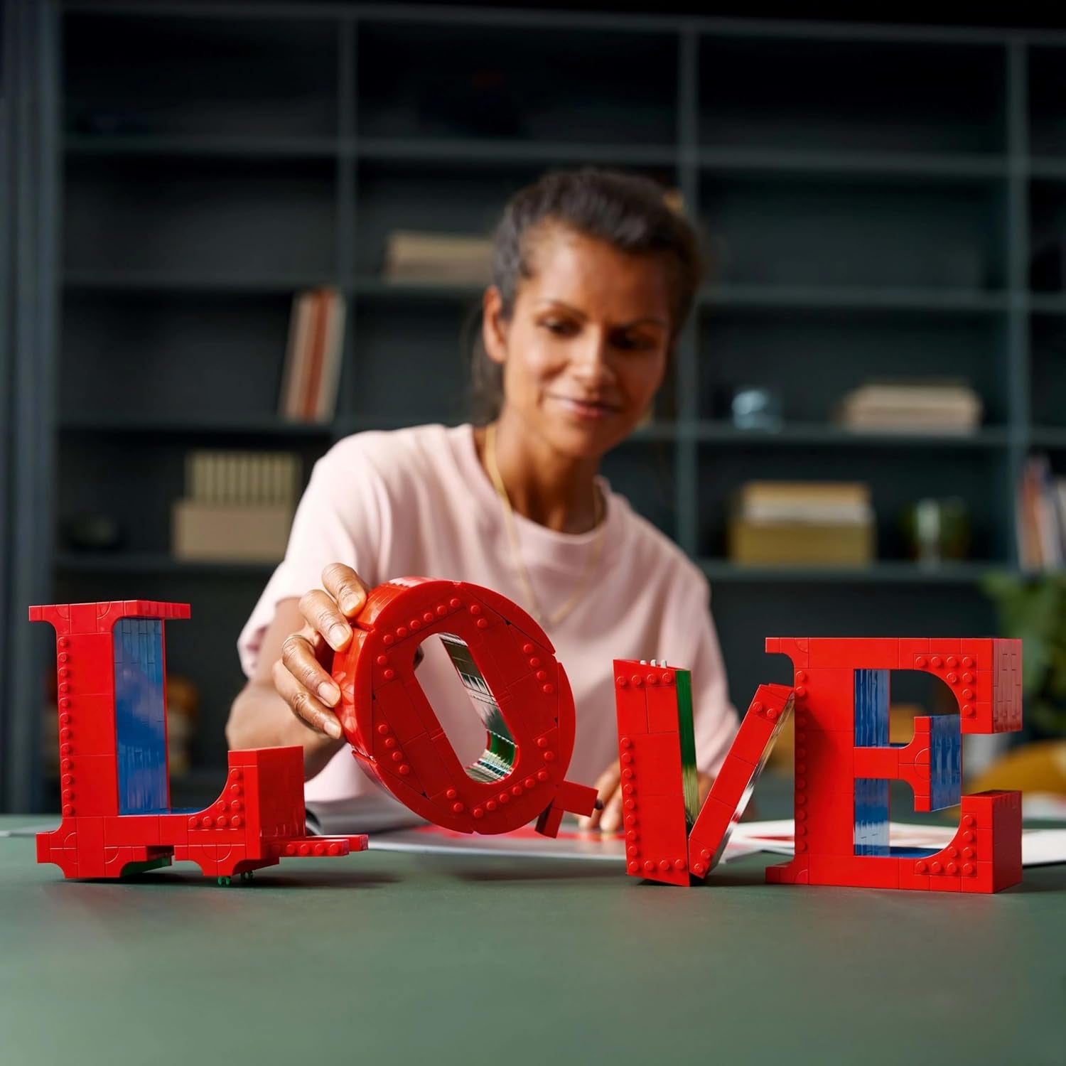 Stavebnice LEGO Art Love pro dospělé Domácí dekorace Dárek k Valentýnu a ke Dni matek pro ženy a muže Kreativní činnost pro milovníky umění a designu 31214 Stavebnice Besuche den LEGO-Store