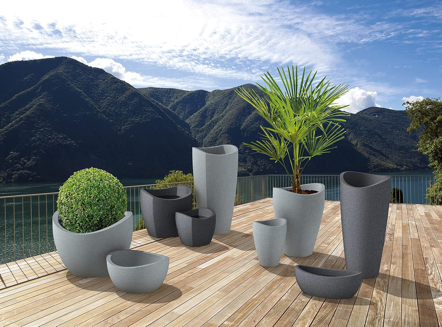 Scheurich Wave Globe High, vysoká plastová nádoba, černá žula, průměr 29,8 cm, výška 40 cm, objem 6 l.