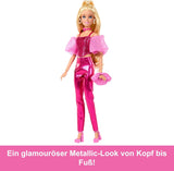 Panenka Barbie Deluxe Style #5 v metalicky růžovém blond oblečku s třpytivým živůtkovým topem a třpytivými kalhotami, s doplňky včetně růžového náhrdelníku a kabelky, JFP40