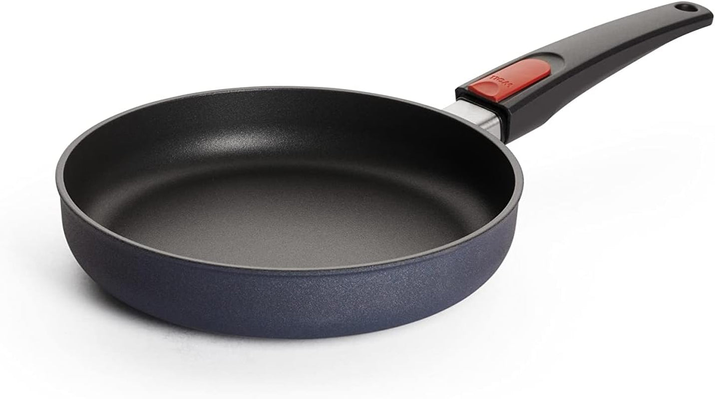 Plochá pánev Woll Diamond Lite - Indukce -, Ø 20 Cm, 5 cm výška, S odnímatelnou rukojetí - Vhodné pro všechny typy varných desek, Hliníkový litý, Nepřilnavý povrch Hrnce a pánve Naty Shop Ø 22 Cm