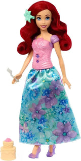 Mattel Disney Princezna Ariel Spin & Reveal Sada módních panenek s 11 překvapeními, včetně 5 doplňků, 5 samolepek a herní scény inspirované filmem HTV88