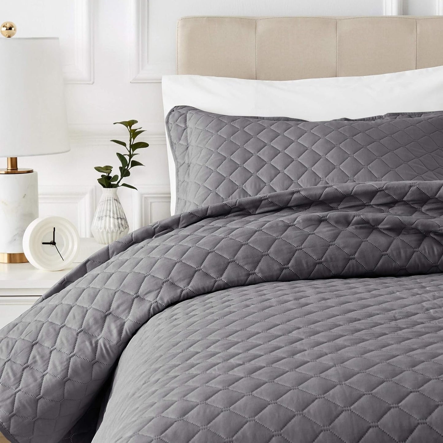 Nadměrná přikrývka Amazon Basics s reliéfem, 170 X 210 cm, tmavě šedý diamantový vzor Postele a přikrývky Besuche den Amazon Basics-Store 220 X 240 cm