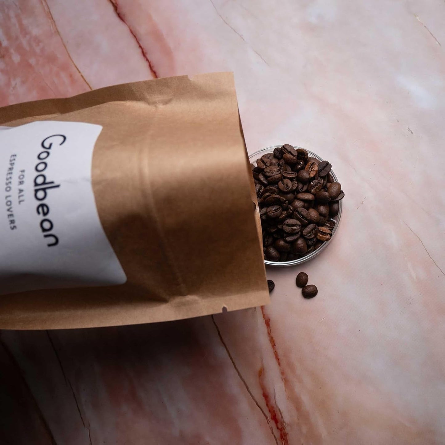 ESPRESSO | Kávová zrna 500g - 100% Arabica | Čerstvě upražené pro přípravu espressa | Celá kávová zrna | Klasická chuť kávy