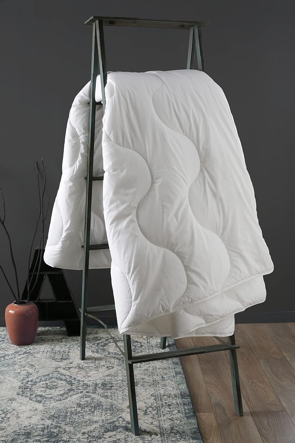 DODO | Elu Produkt roku 2023 L Přikrývka, 220 X 240 Cm, Na dvojlůžko, Velmi měkký, Recyklovaný, Lze prát v pračce na 40 °C Peřiny a přikrývky Naty Shop