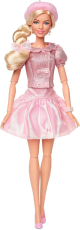 Barbie Film podle filmu Margot Robbie jako sběratelská figurka Barbie v růžové halence a tylové sukni se stylizovaným účesem a ladícími šperky JBJ53