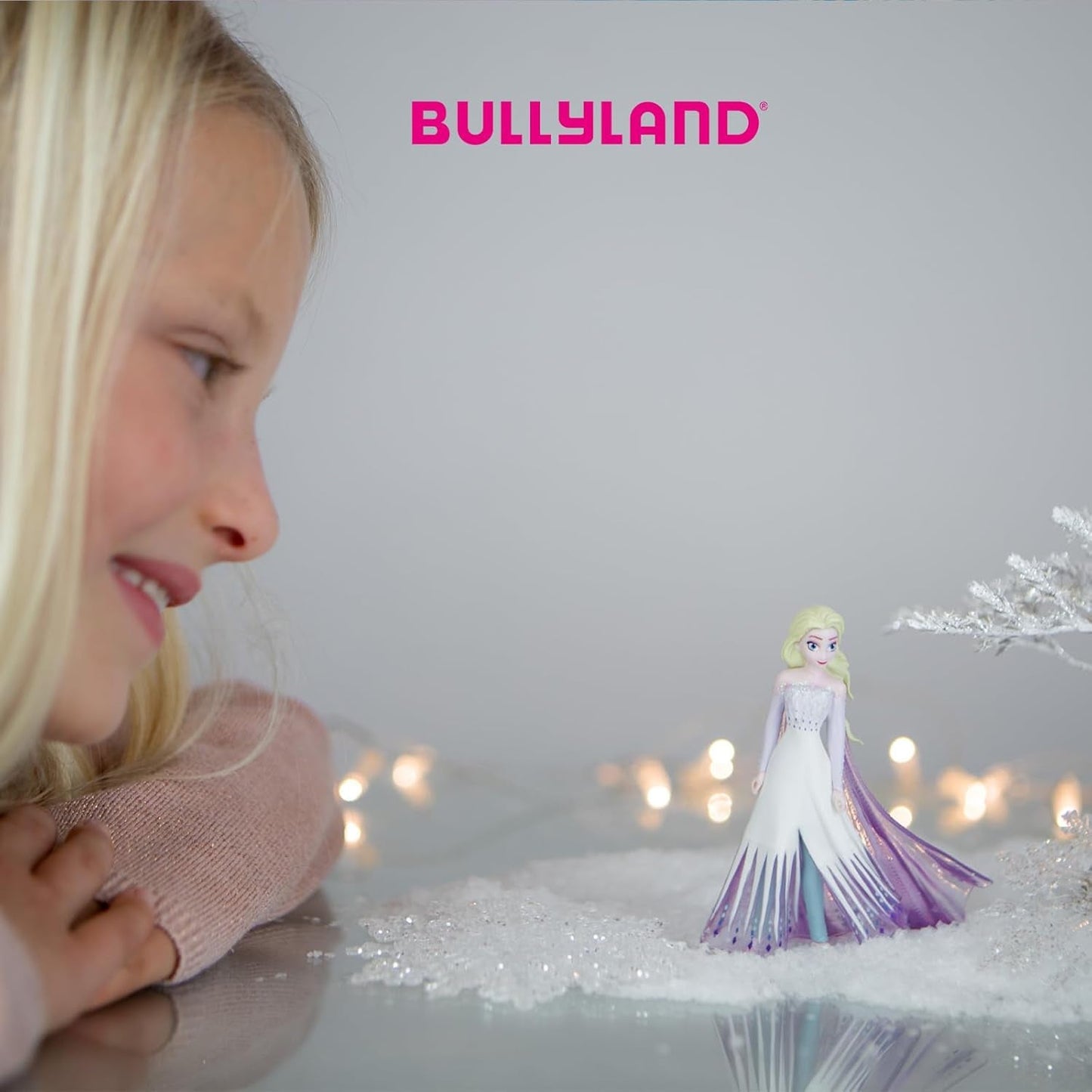 Bullyland 12961 - Figurka Elsa z Arendelle z filmu Frozen od Walta Disneyho, cca. 10,1 cm, vysoce detailní, ideální jako malý dárek pro děti od 3 let