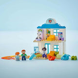 LEGO DUPLO Town První návštěva doktora, Stavebnice, Hrací sada na podporu jemné motoriky, Dárek pro batolata od 2 let, Vzdělávací hračka, Nemocniční hra na hrdiny 10449 Stavebnic Besuche den LEGO-Store