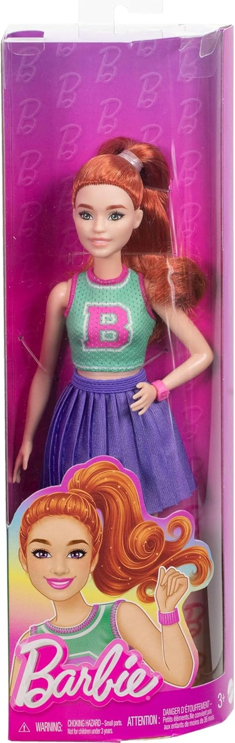Panenka Barbie Fashionistas č. 232 se zrzavými vlasy, sportovní tričko s potiskem B, fialová skládaná sukně, náramkové hodinky a tenisky, HYT90