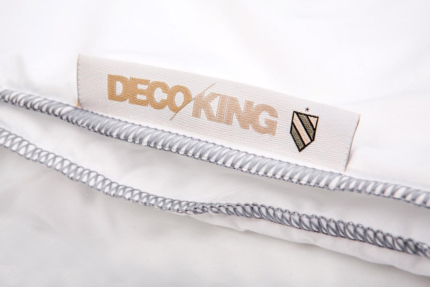 Decoking 135X200 Letní přikrývka Prošívaná přikrývka Antialergická Pro alergiky Letní přikrývka 100% mikrovlákno 800G Libra Přikrývky a přikrývky Naty Shop