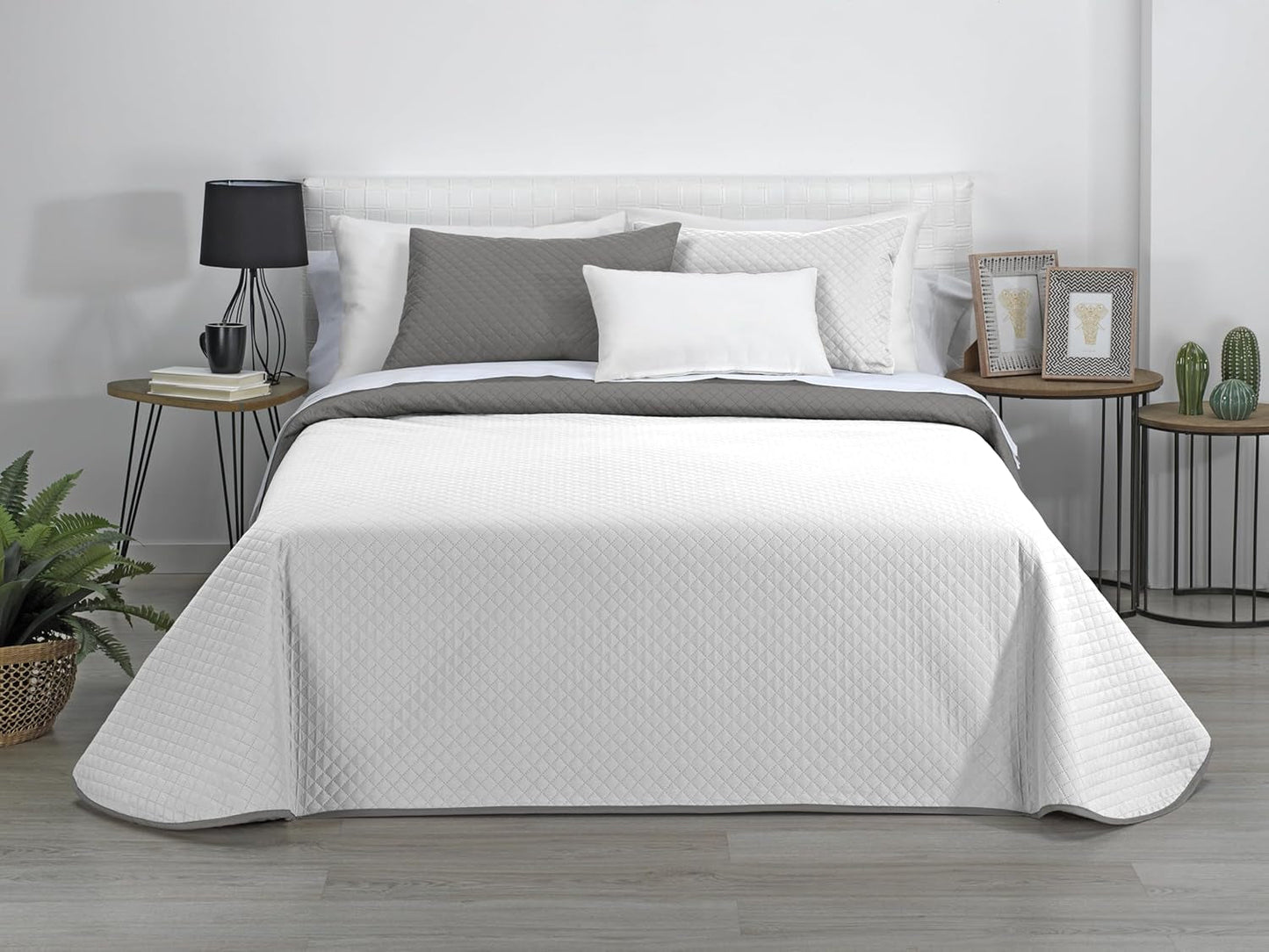 AVA | Boutique oboustranná přikrývka | Pro všechna roční období | Barva - Bílá/Taupe | Pro postel 120/135 cm. postel. (230 X 270 Cm. Ancho X Alto) | Prošívaná přikrývka Přikrývky a přikrývky Naty Shop Výchozí název