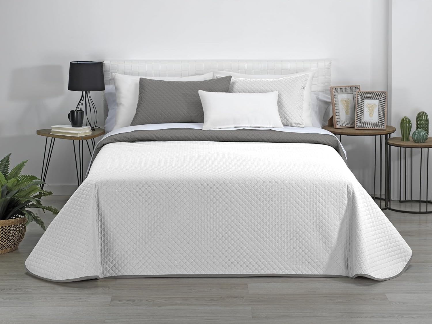 AVA | Boutique oboustranná přikrývka | Pro všechna roční období | Barva - Bílá/Taupe | Pro postel 120/135 cm. postel. (230 X 270 Cm. Ancho X Alto) | Prošívaná přikrývka Přikrývky a přikrývky Naty Shop Výchozí název