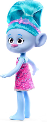 Mattel DREAMWORKS Trolls United We Stand - Chlupatá panenka Chlupaté překvapení s jiskřivě modrými vlasy, fialovou čelenkou, věk 3 a více, HNF15