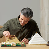 LEGO 21058 Architecture Stavebnice Cheopsova pyramida pro řemeslo jako kreativní koníček, Nápad na dárek pro dospělé, muže, ženy, matku, otce, kreativní činnost, sbírka slavných památek Stavebnice Besuche den LEGO-Store