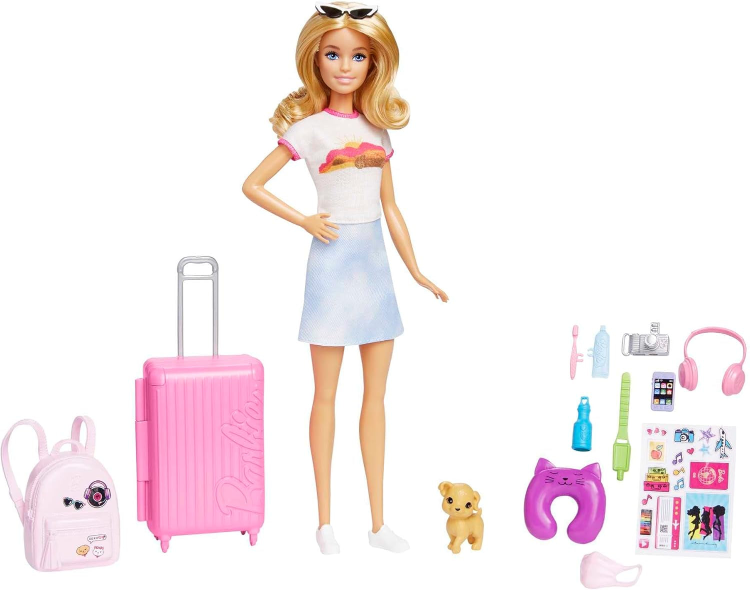 Panenka Barbie, Cestovní Barbie s blond vlasy, 10+ Cestovní doplňky, Nálepky, Kufr, Štěně, Obsahuje 1 panenku, Dárek pro děti, Hračka od 3 let, HJY18