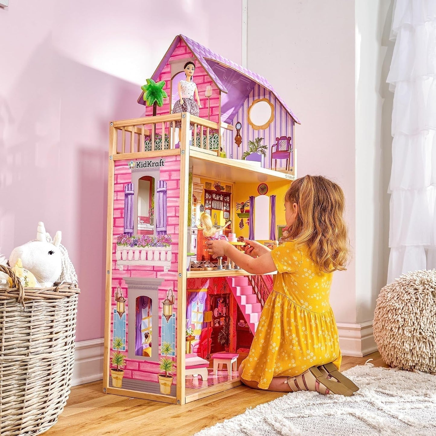 Dřevěný domeček pro panenky Kayla Kidkraft s nábytkem a doplňky, 3úrovňová herní sada pro panenky 30 cm, hračka pro 3 roky, 65092 – exkluzivně na Amazon Dollhouses Naty Shop