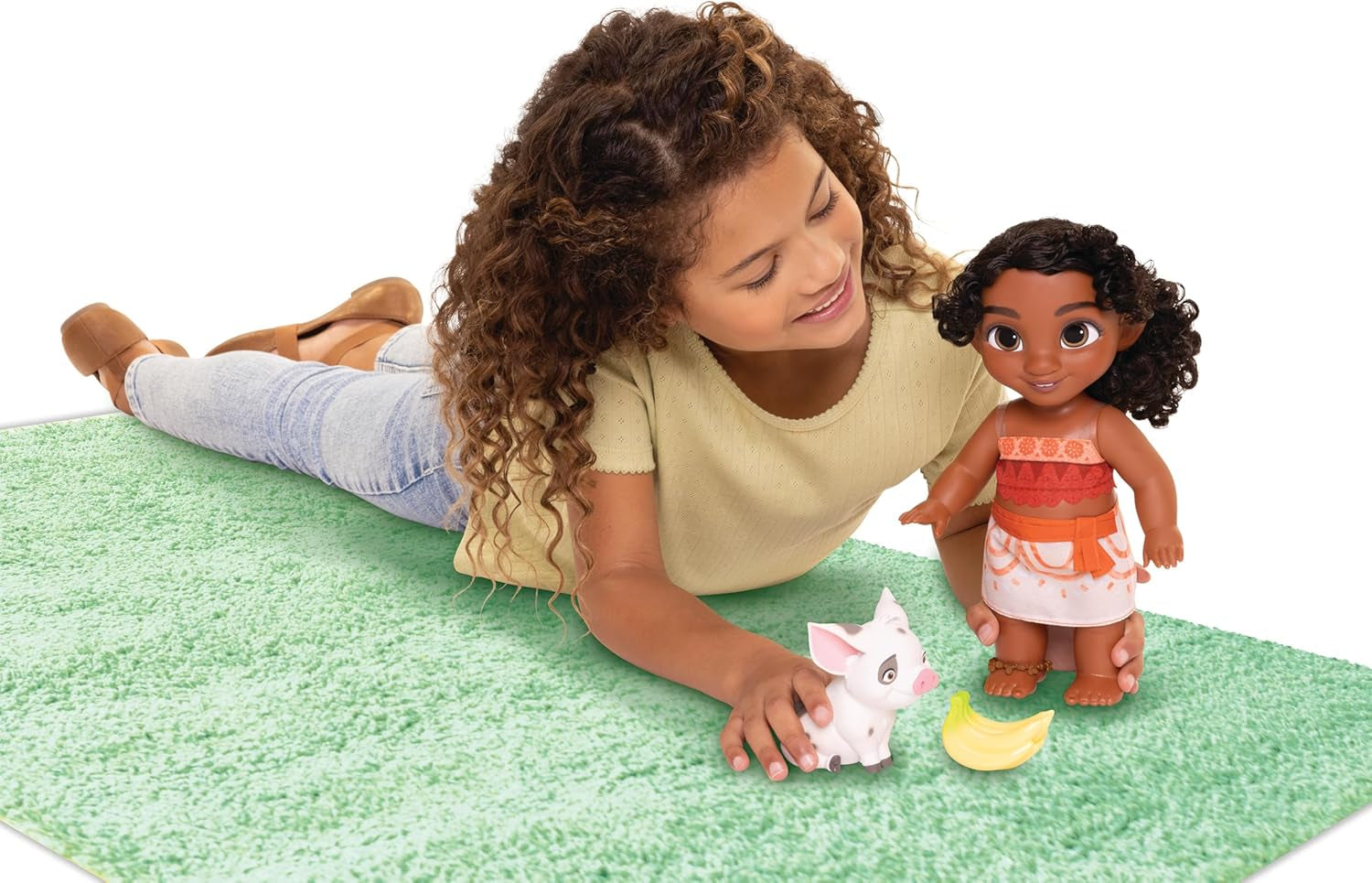 Herní sada Jakks Pacific Moana 2 Little Sister Simea a figurka Pua 27 cm vysoká, obsahuje 1 obleček pro panenku, 1 Pua, 1 plastový svazek banánů, doporučeno pro děti od 3 let