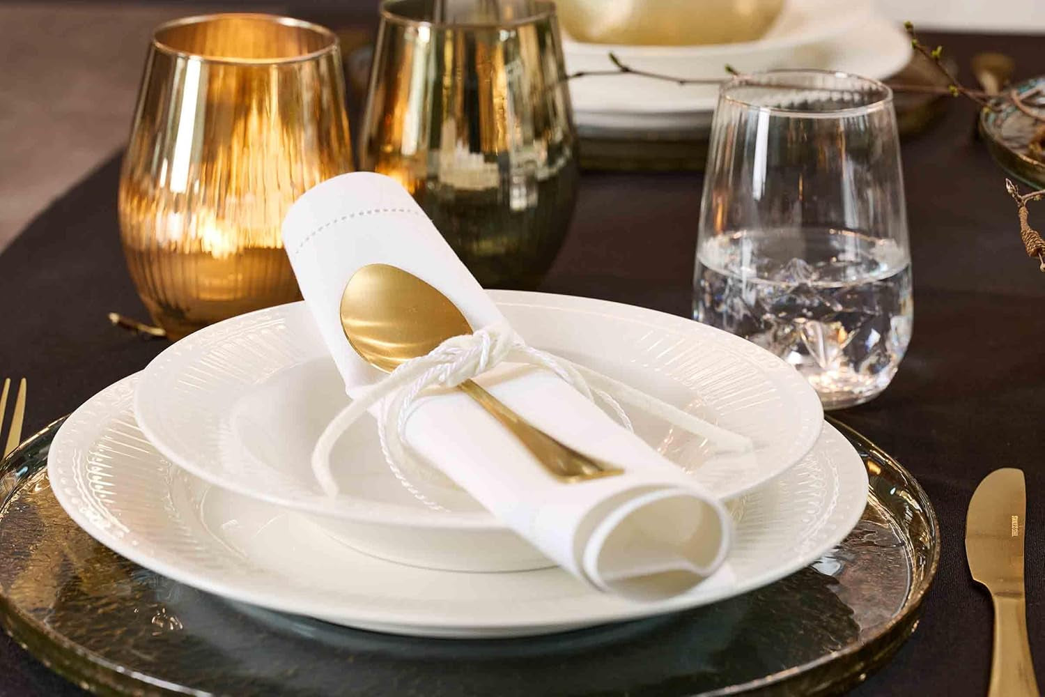 Ritzenhoff & Breker Sofia Tafelservice 12-teilig, Speiseteller (26 cm) a Suppenteller (22 cm) pro 6 osob, Tafel-Set mit feinem Rillenrelief, Fine-Dining-Geschirr, Porzellan, Weiß