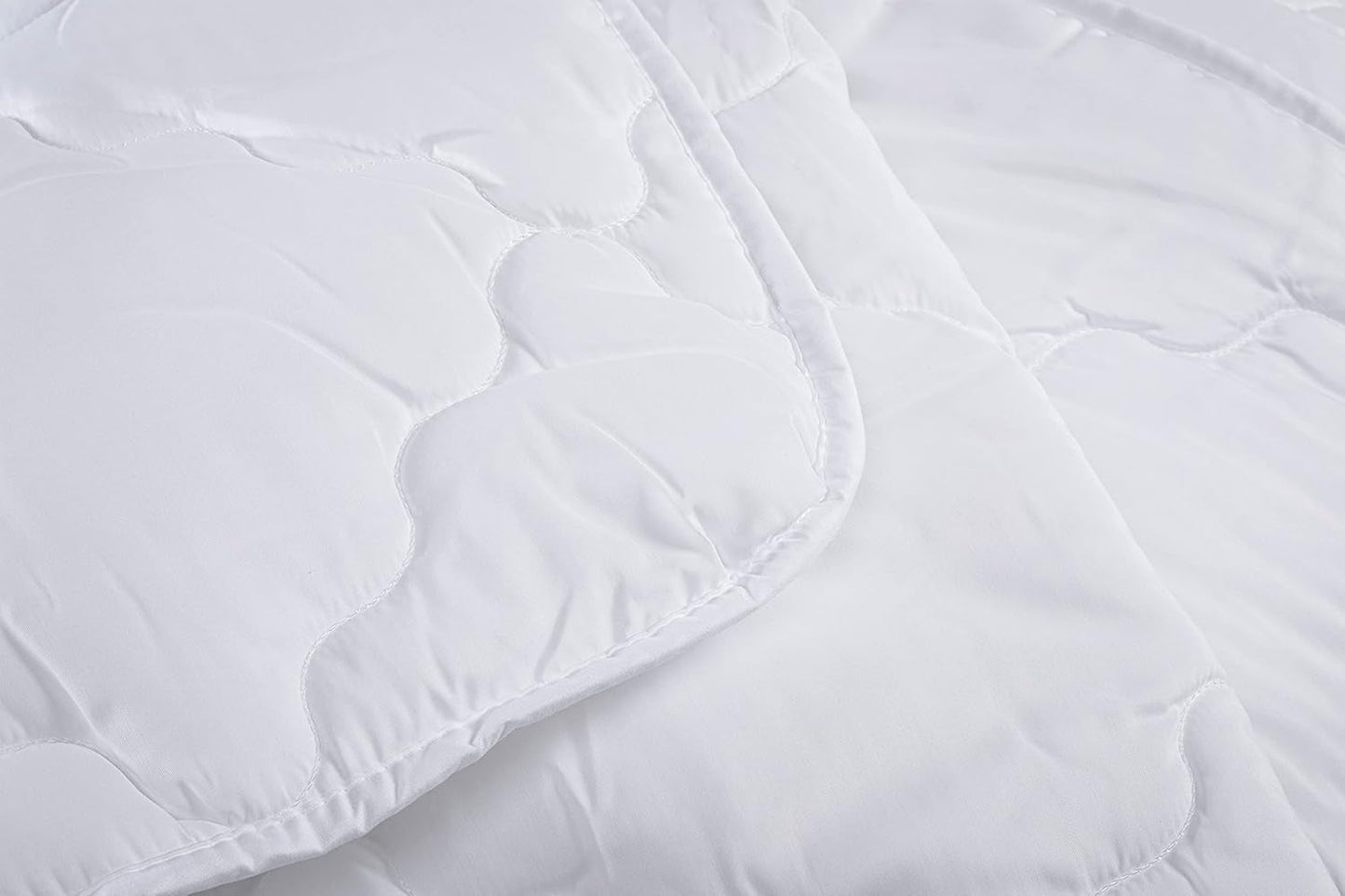 V.I.P. Velmi důležitá přikrývka Pillow Down na zimu, schválená třída 1, 100% polyester, silikon, karton, 155 X 205 cm, velikost 300, bílá Přikrývky a přikrývky Naty Shop