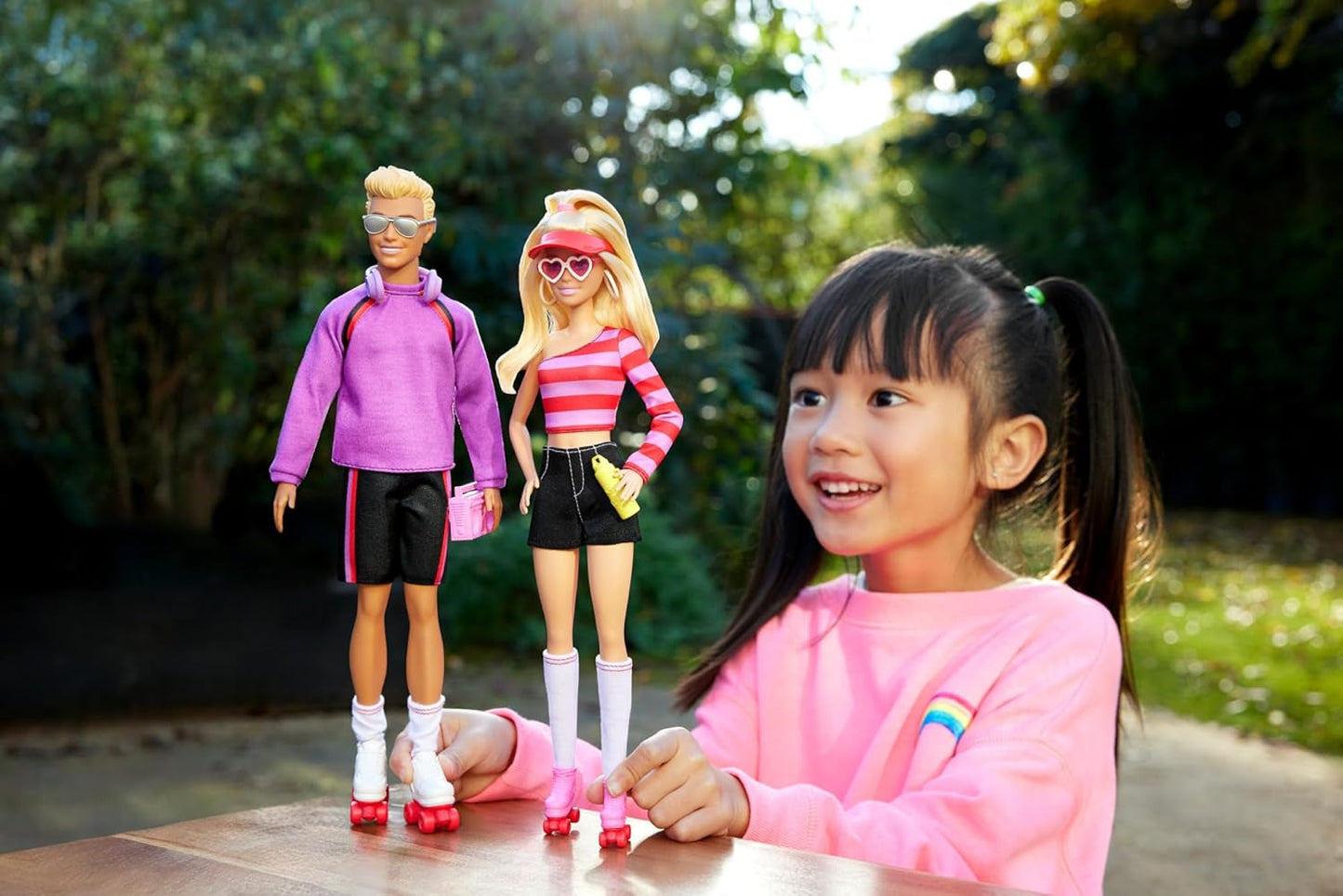 Sada Barbie Fashionistas se 2 módními panenkami a 6 doplňky, módní panenky Barbie a Ken na kolečkách, sběratelské figurky k 65. výročí, panenky Naty Shop HXK90