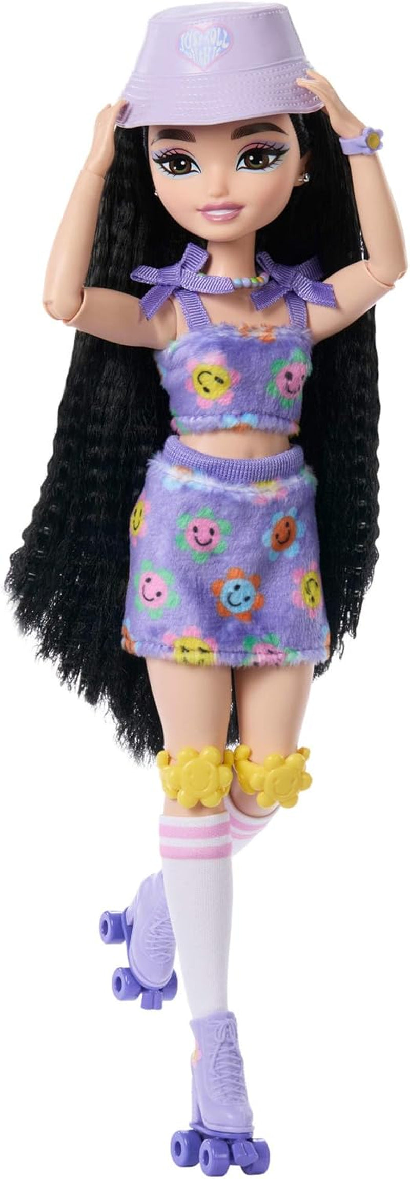 Panenka Barbie Dream Besties a doplňky, módní panenka Barbie Renee s bruslením na kolečkových bruslích a černými vlasy, 12 tématických doplňků s videi a jídlem, JFX99