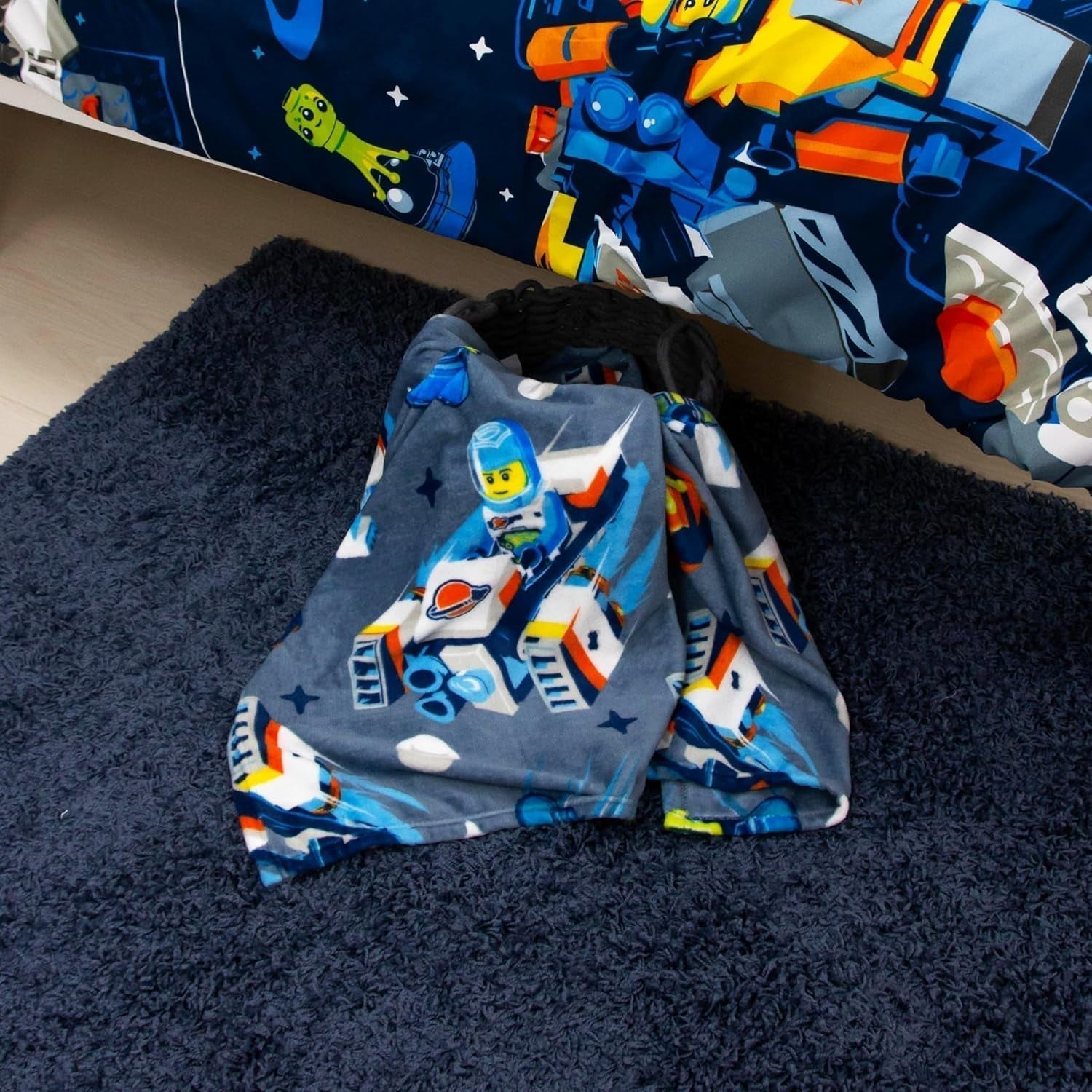 Character World Official Lego® City Fleece deka, super měkká, teplá modrá, design Cityspace, ideální pro ložnice, kempování a spaní, postele a přikrývky 100 x 150 cm Besuche den Character World-Store
