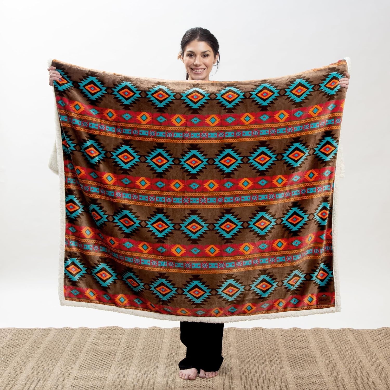 CARSTENS, INC. Wrangler Ultra Premium Throw Deka, Super měkká, Sherpa Fleece, Oversized, 137,2 x 172,7 cm, Southwest Horizon Beds and Deky Carstens, Inc.