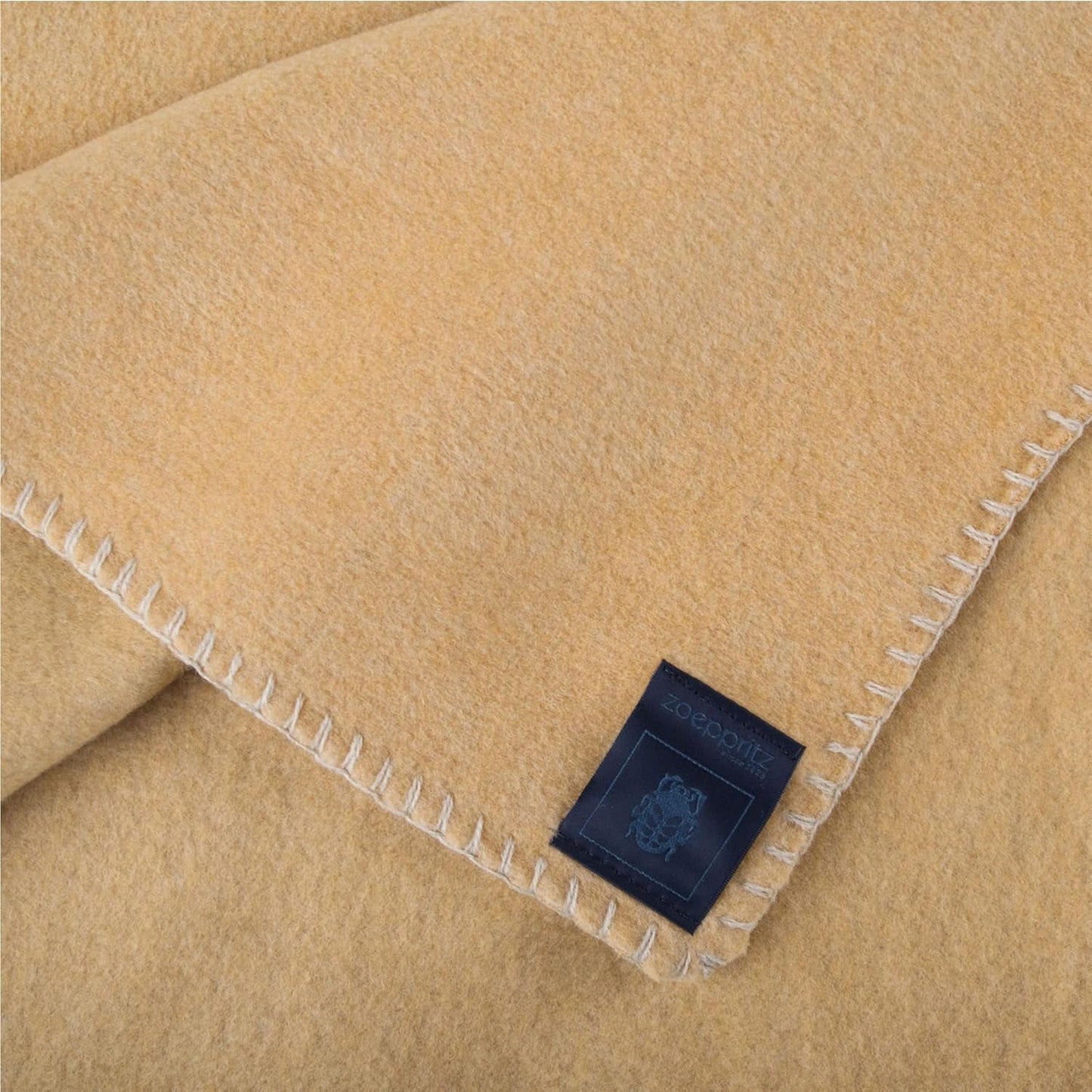 Deka Zoeppritz v barvě: Béžová, Vyrobeno z 65 % Polyester, 35 % Viskóza, Rozměr: 160X200 Cm, 103291-810-160X200, 810 Velbloudí postele a přikrývky 'zoeppritz od roku 1828'
