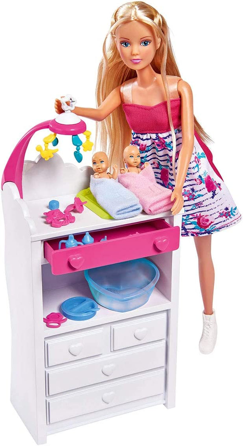 Simba 105733333 - Dvojčata Steffi Love Welcome, těhotná panenka s dvojčaty, přebalovací pult a vanička, doplňky, módní panenka, 29 cm, pro děti od 3 let