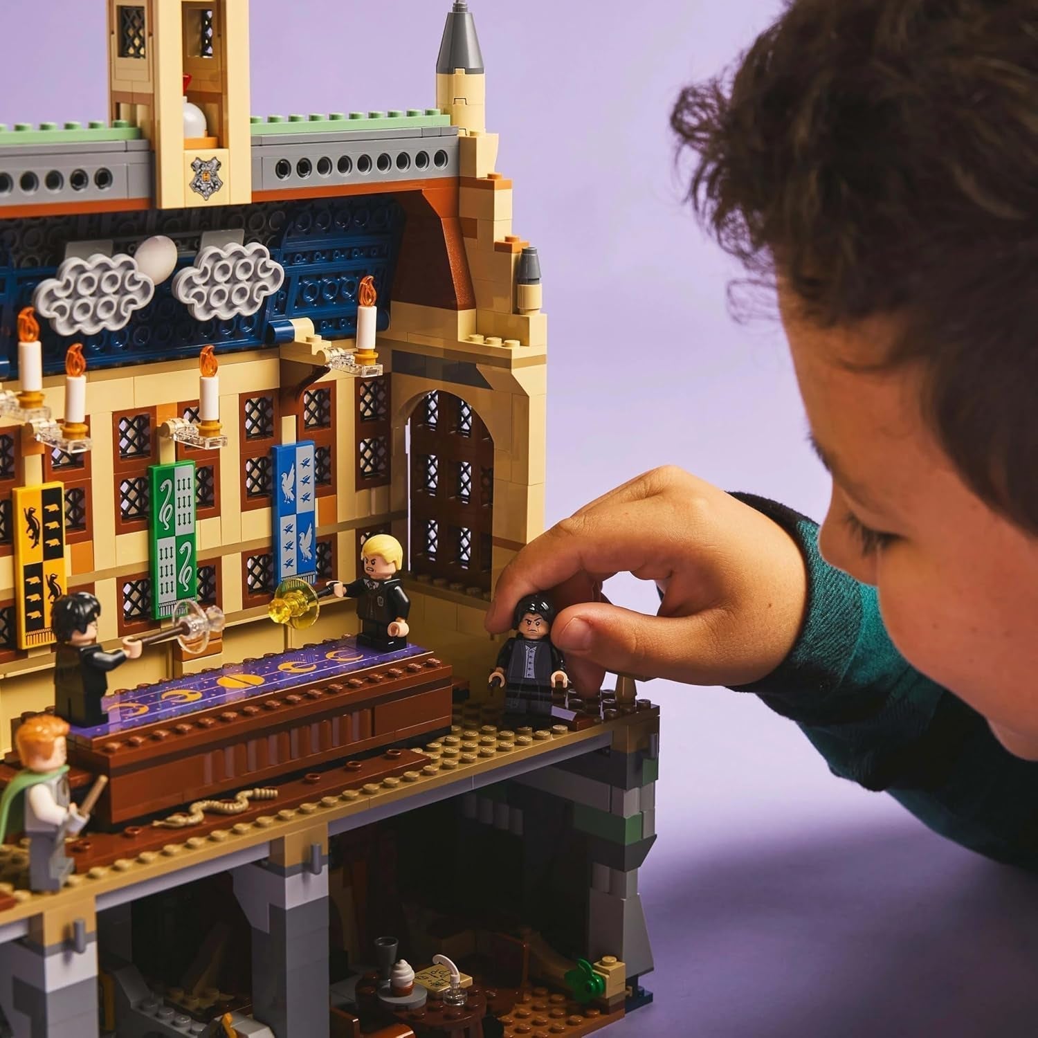 Stavebnice LEGO Harry Potter Bradavický hrad: Soubojnický klub se 4 minifigurkami vč. Draco Malfoy, Gilderoy Lockhart & Severus Snape, sada S funkcí Pro chlapce a dívky ve věku 8+ 76441 Stavebnice Besuche den LEGO-Store